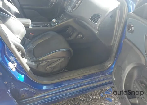 2015 Chrysler 200 S z USA, uszkodzony, nr VIN 1C3CCCBGXFN542884